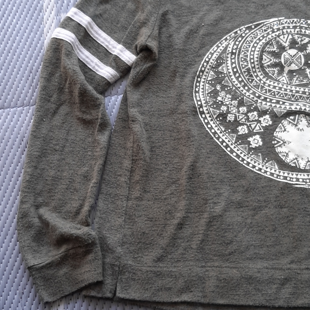 Native design top, Rags to Riches - Picture 2 of 5